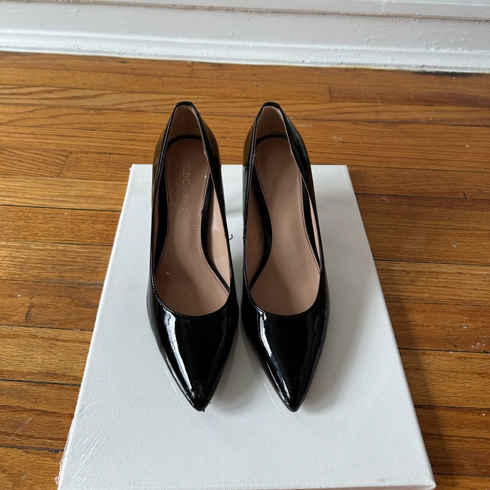 BCBGeneration Black Pumps